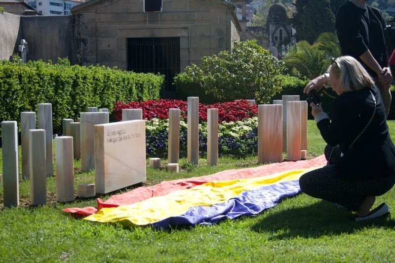 Homenaxe á republicanos no cemiterio de San Francisco.