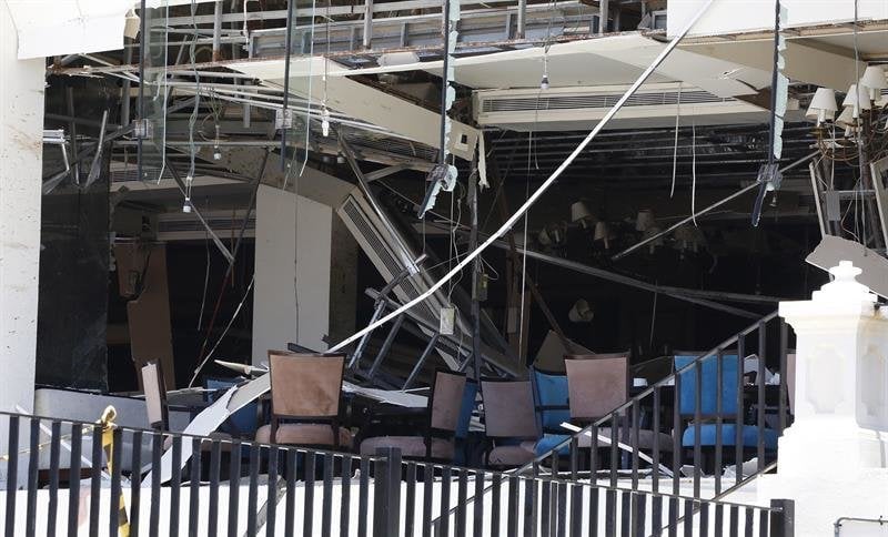 Estado en el que quedó uno de los hoteles afectados por los atentados en Sri Lanka.