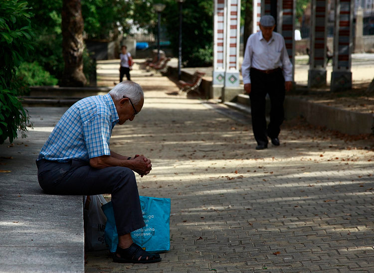 Según el Instituto Galego de Estatística, en la provincia hay alrededor de 18.500 mayores de 65 años que viven solos (MIGUEL ÁNGEL).