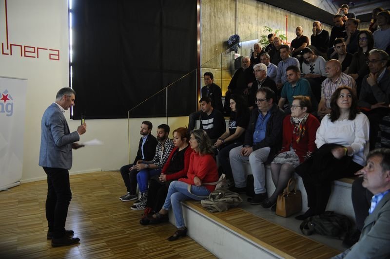 O candidato á Alcaldía de Ourense do BNG, Luís Seara, explica as liñas mestras do programa.
