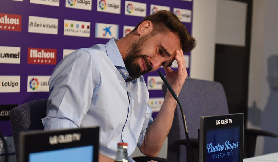 Borja Fernández no pudo contener las lágrimas en la rueda de prensa en la que anunció su retirada.