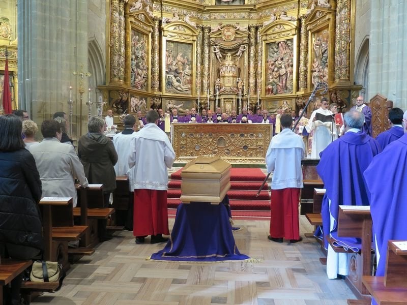 Funeral por el obispo Juan Antonio Menéndez en la Catedral de Astorga.
