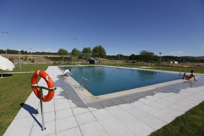 Últimos preparativos de la piscina Tecnópole antes de su apertura oficial a los usuarios. Tecnolóxico