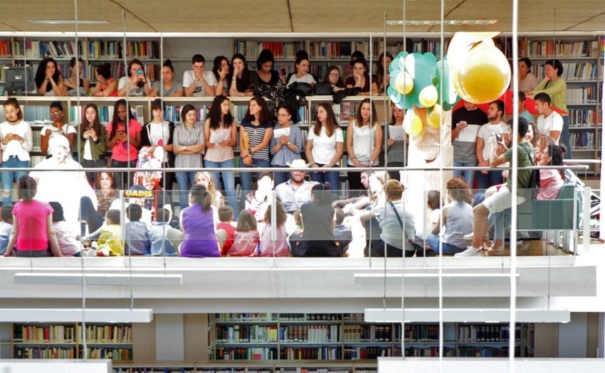 Un acto do Día das Letras Galegas na biblioteca do Campus.