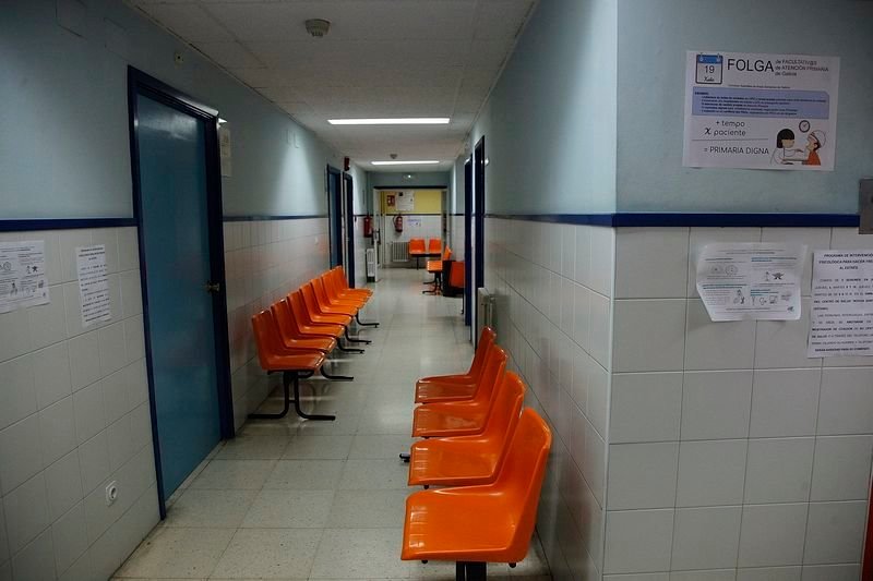 Pasillos vacíos en el centro de salud Nóvoa Santos. (MIGUEL ÁNGEL).