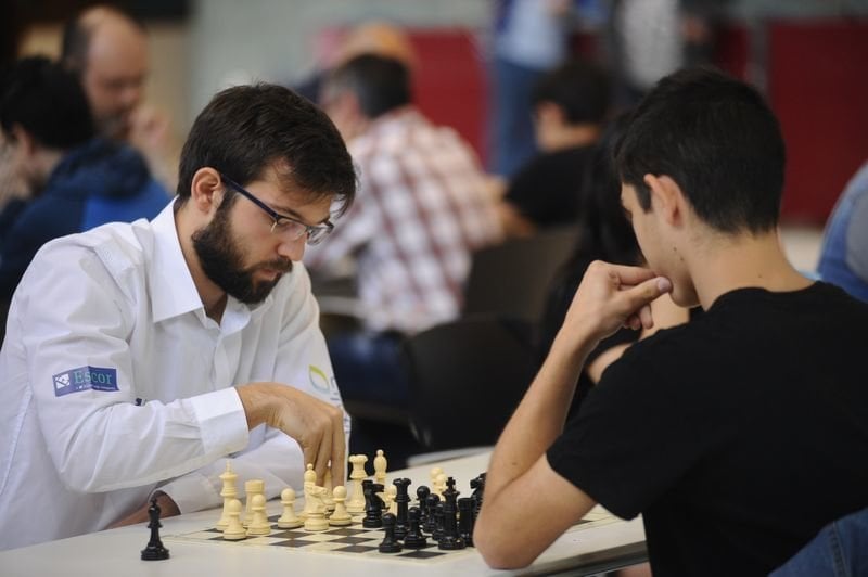 Varias partidas de ajedrez realizadas ayer en Expourense.