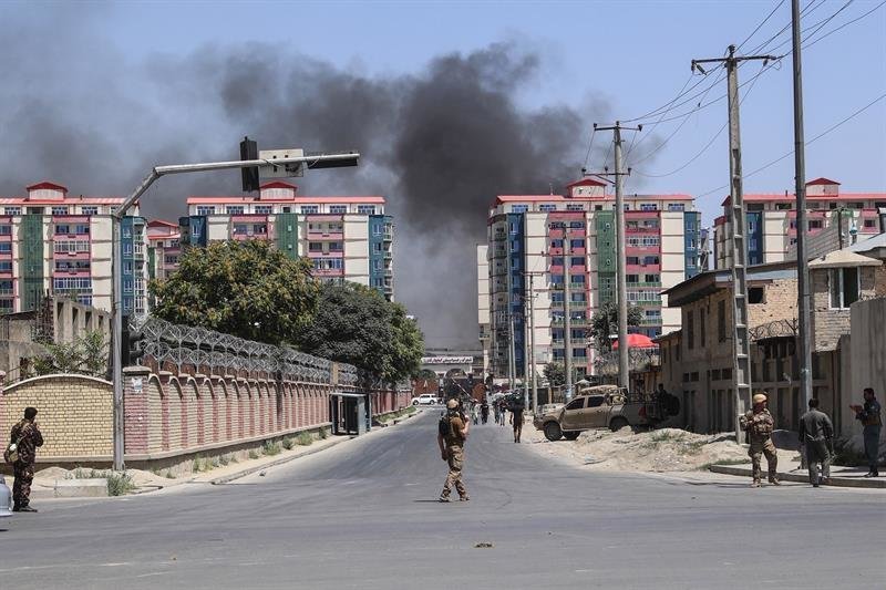 La explosión en Kabul, vista desde lejos.