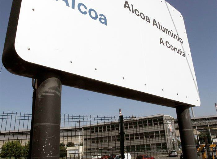 Planta de la multinacional del aluminio Alcoa, en A Coruña.