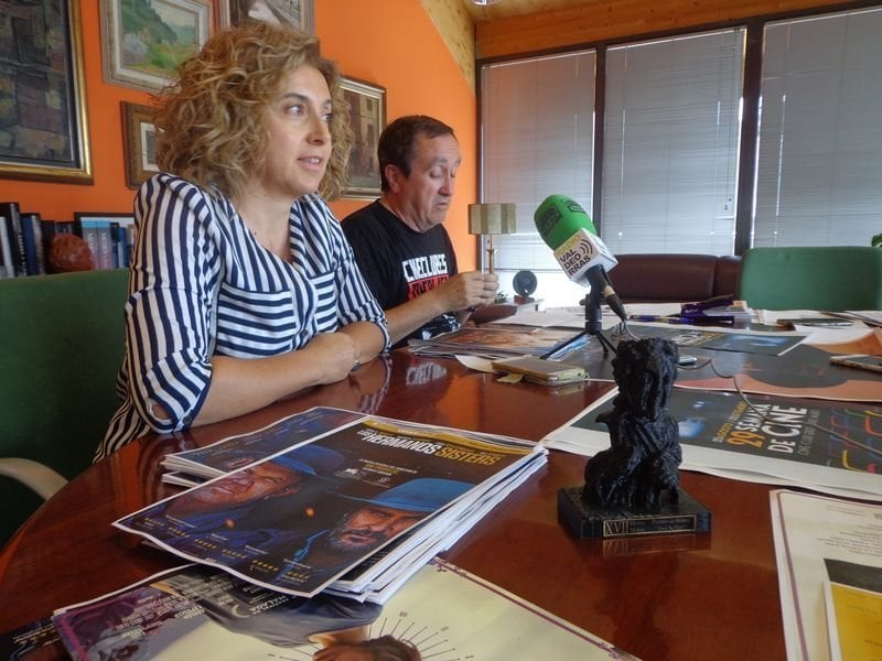 Margarida Pizcueta y José María Rodríguez, en la presentación de la Semana de Cine de O Barco.