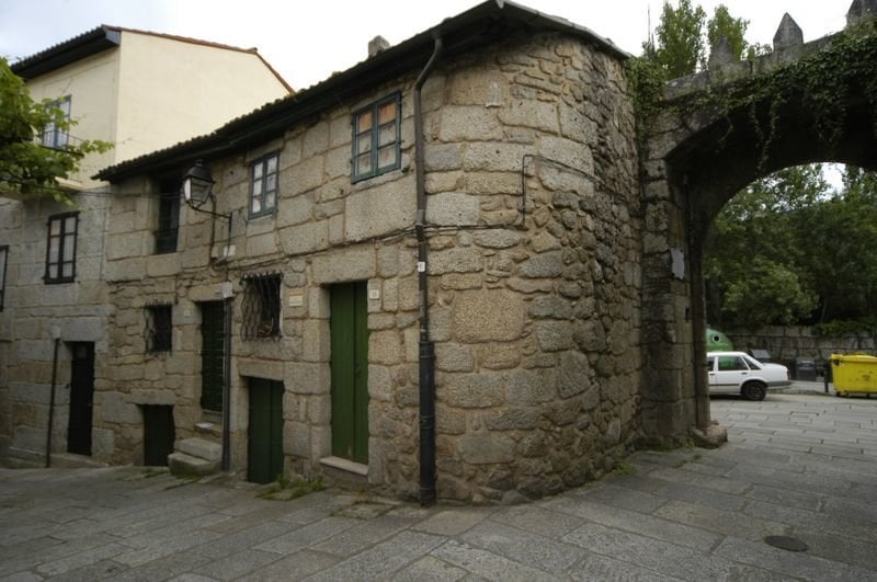 Uno de los inmuebles restaurados en el casco histórico de Ribadavia.