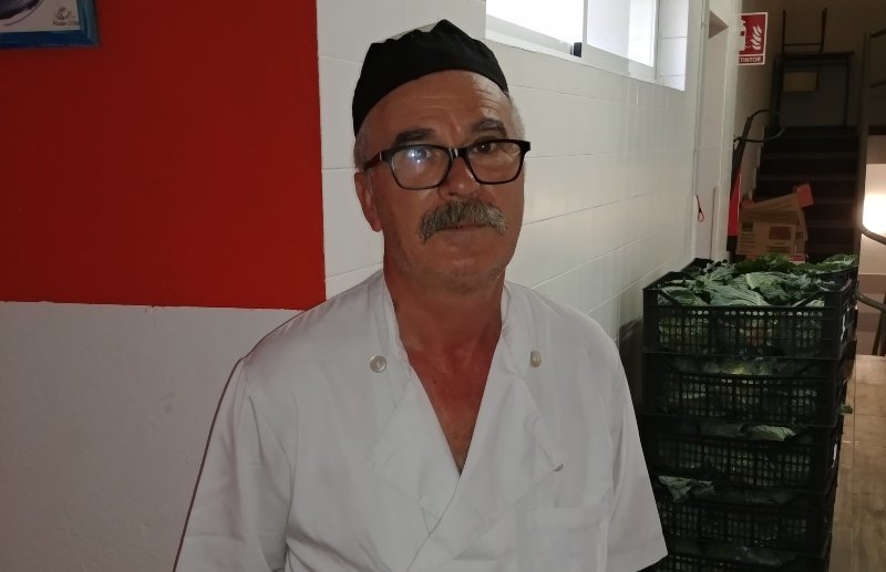 Lisardo Martínez, encargado del comedor.