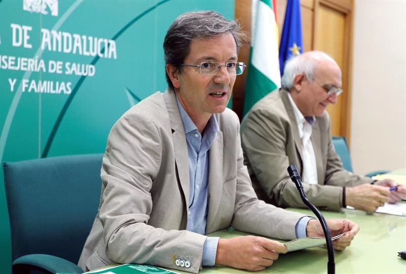 -El portavoz de la Junta de Andalucía para el brote de listeriosis, el doctor José Miguel Cisneros