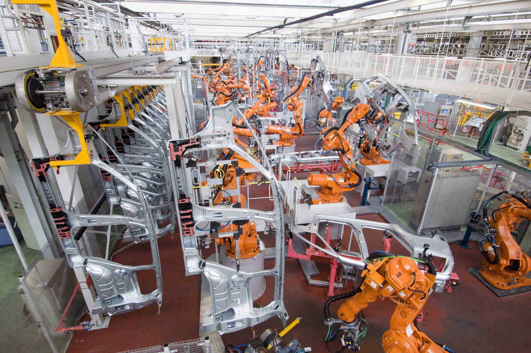 Interior de la fábrica de PSA en Vigo, que recibe piezas de las fábricas ourensanas para varios modelos.