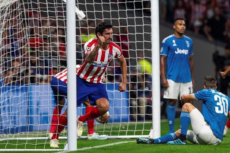 Savic celebra el primer gol del Atlético ante la Juventus.
