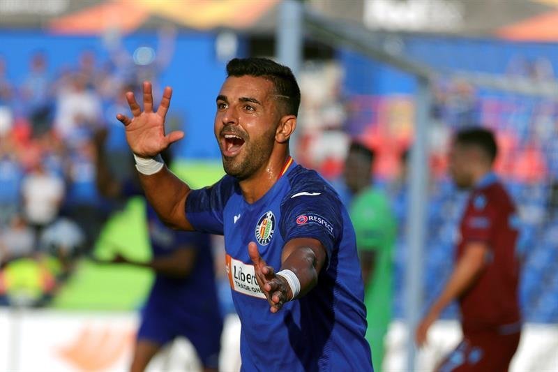El delantero del Getafe Ángel Luis Rodríguez, festeja su gol contra el Trabzonspor. (Foto: EFE)