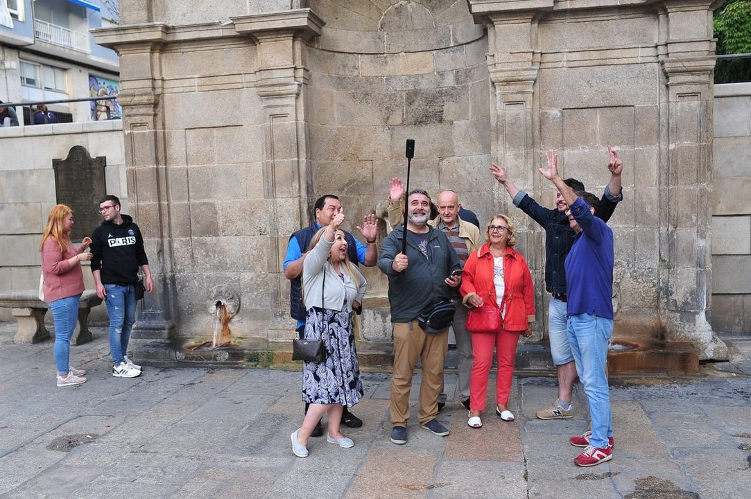 OURENSE 24-09-2019.- Turistas en As Burgas. José Paz