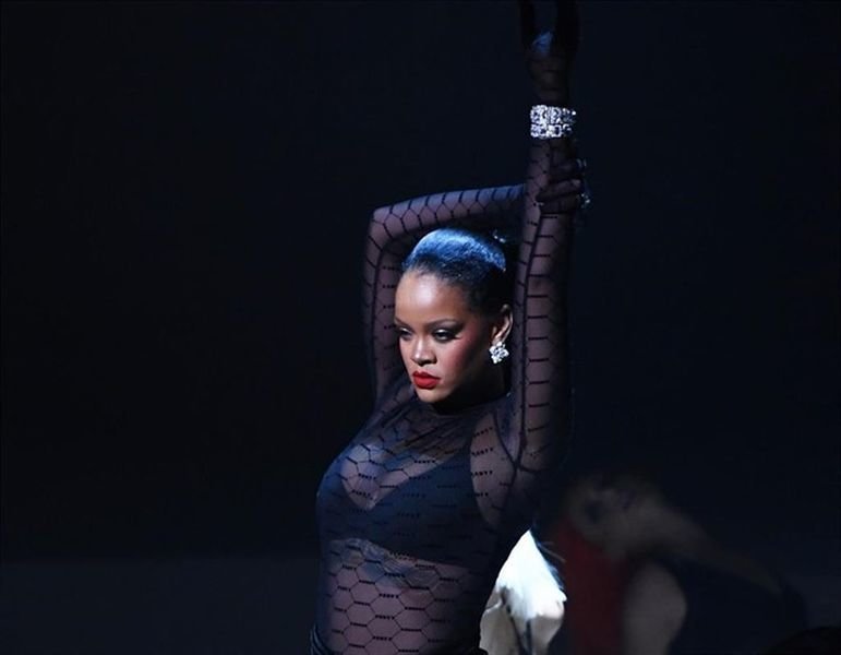 Rihanna abre el Savage X Fenty Show 2019