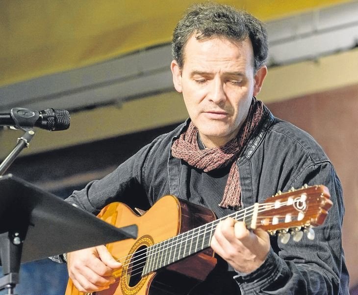 Luis Guitarra actúa esta tarde en la ciudad.