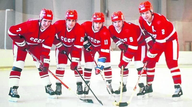 El prodigioso cinco de la URSS de los 80: Makarov, Fetisov, Larionov, Krutov y Kasatonov.