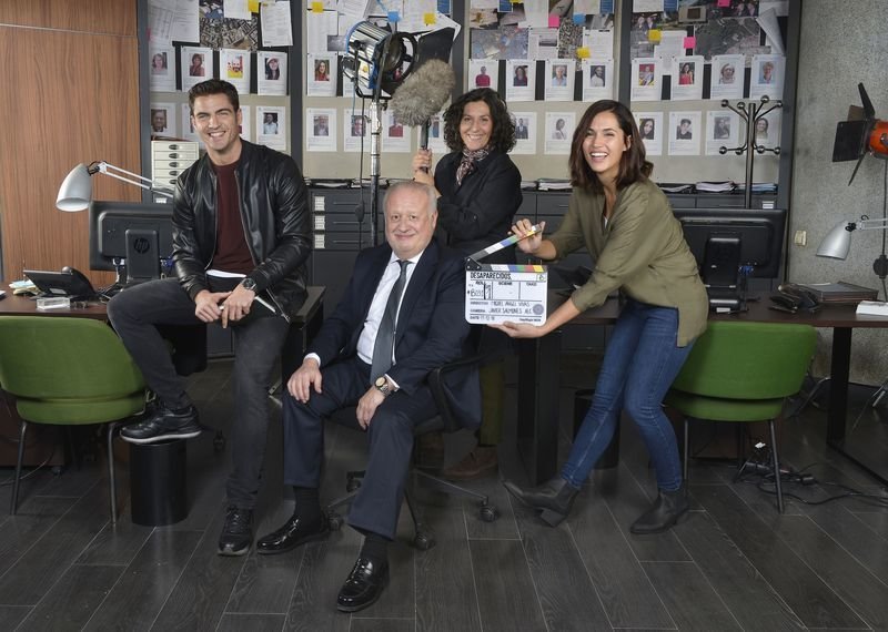 Maxi Iglesias, Juan Echanove, Elvira Mínguez y Michelle Calvó, elenco de la nueva serie de Mediaset.