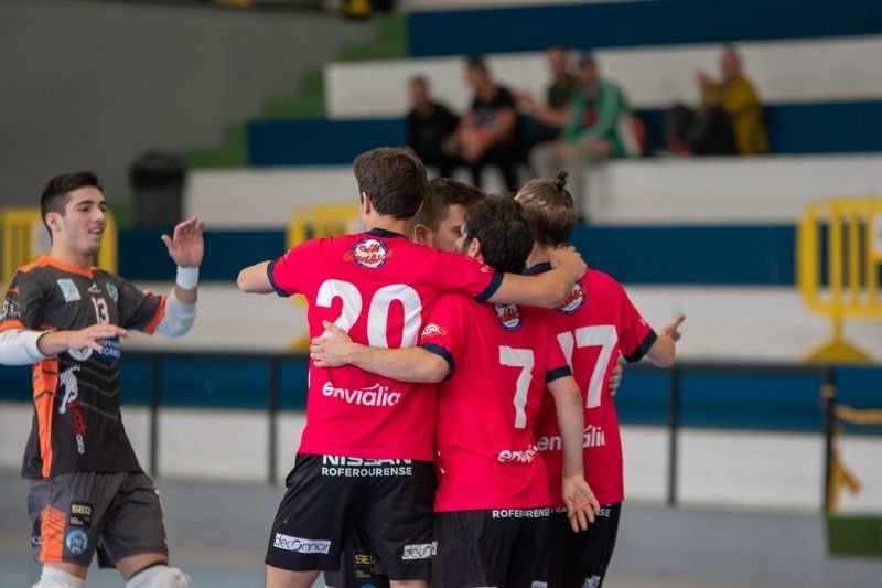 Los jugadores del Sala Ourense celebran uno de los goles en el duelo ante el Gijón Playas.