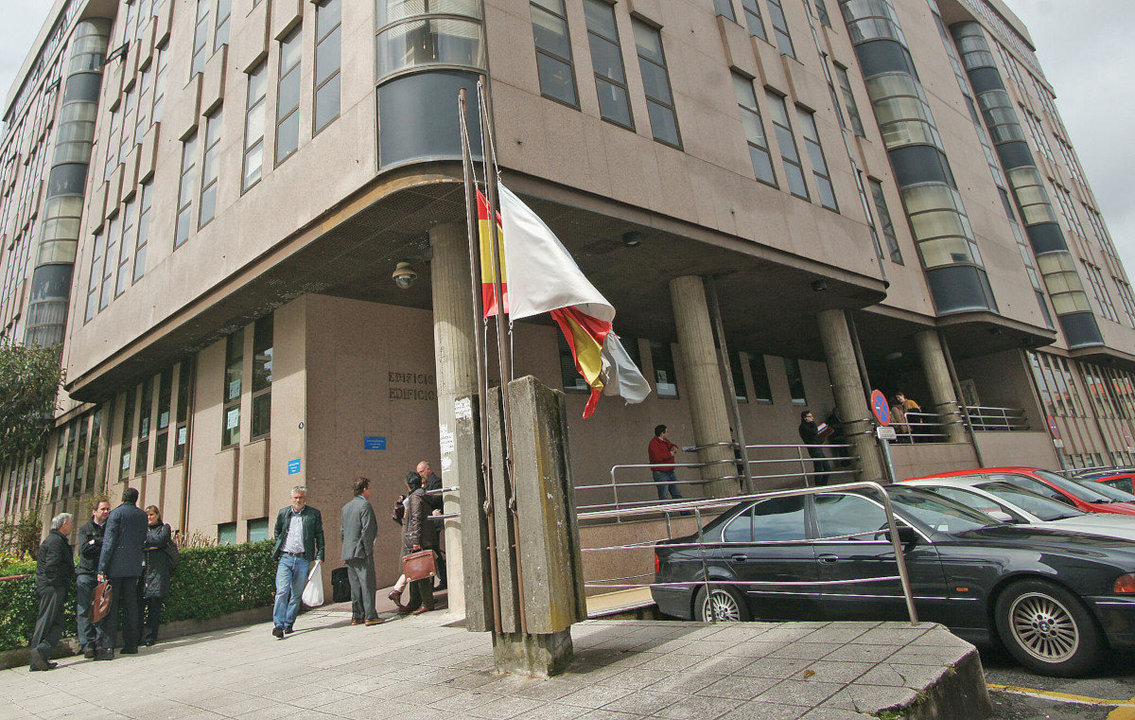 El edificio de los juzgados, en Vigo. (Foto: Atlántico Diario)