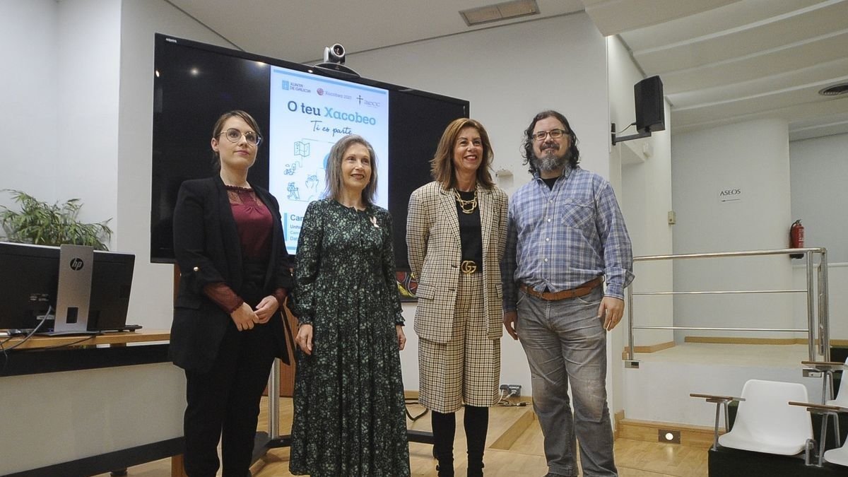 Rocío Taboada, Isidora Gómez, Marisol Díaz y Xulio López, en la presentación.