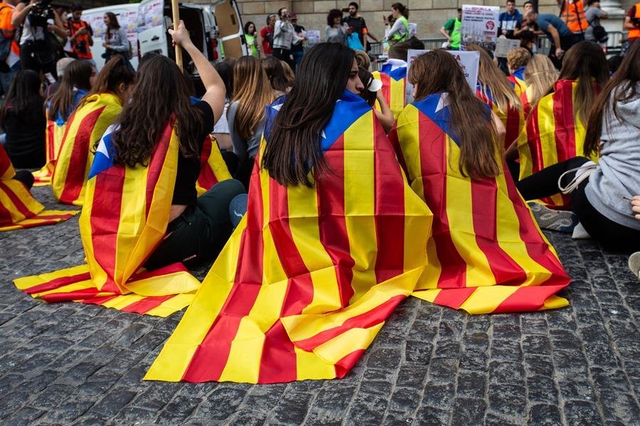 Algunos jóvenes en la manifestación en Barcelona.