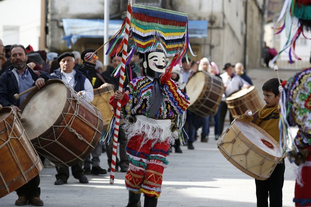 Participantes en el desfile del Domingo Gordo del año pasado en Vilariño de Conso (XESÚS FARIÑAS).