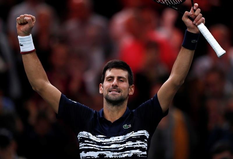 Djokovic celebra el triunfo en París.