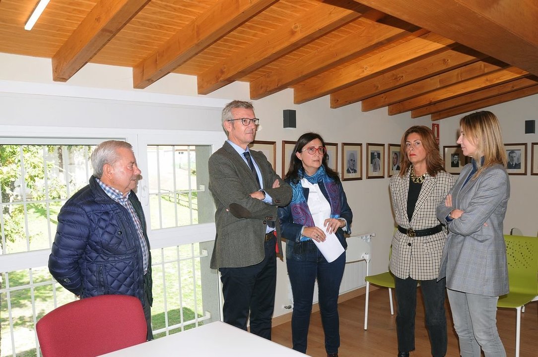 Alfonso Villarino, Alfonso Rueda, Ana Villarino, Marisol Díaz y Marta Fernández Tapias en el Concello de Oímbra.