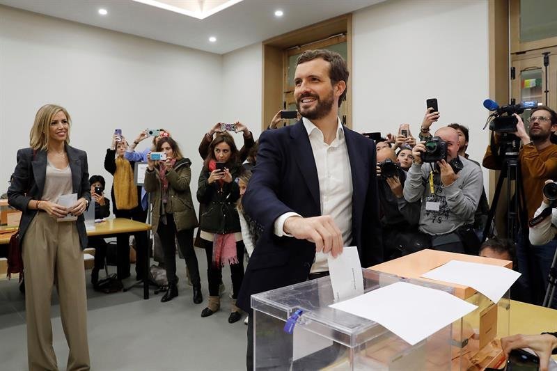 Pablo Casado votó en Madrid.