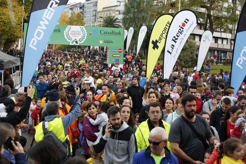 La San Martiño es un evento en el que participan miles de corredores apoyados por decenas de miles de espectadores y aficionados (XESÚS FARIÑAS).