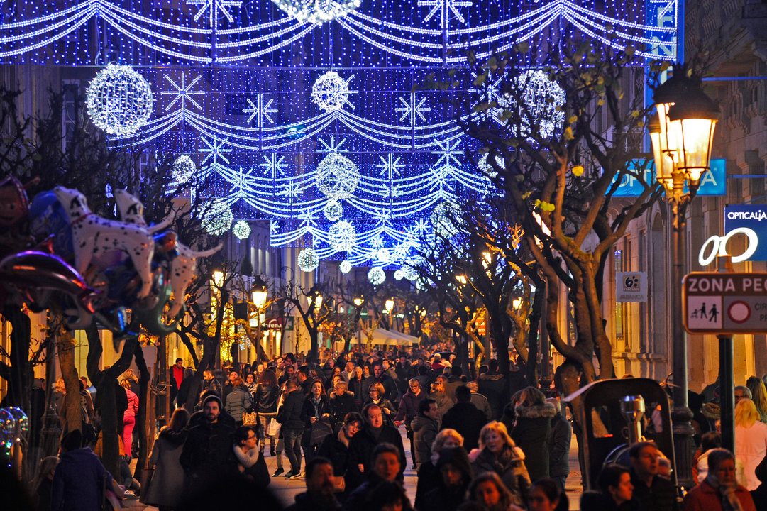 Ourense 8/12/18
Especial navidad en Ourense,luces y escaparates

Fotos Martiño Pinal