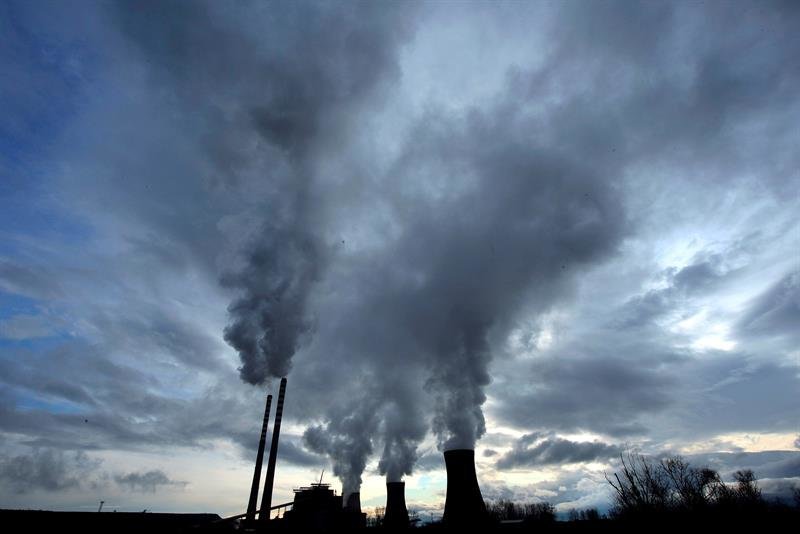 Vista de la planta térmica de carbón en Bitola, Macedonia, en 2009. (Foto: EFE)