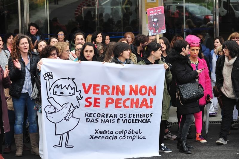 Manifestación en el CHUO por el cierre del paritorio en Verín (JOSÉ PAZ).