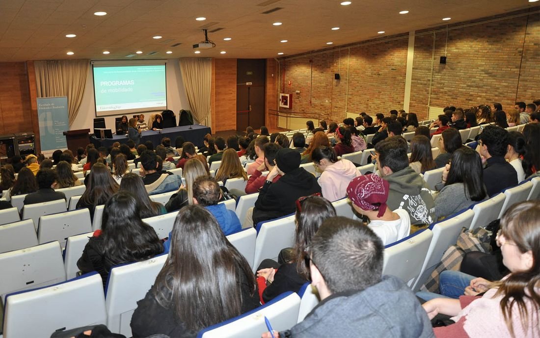 El Campus de Vigo acogió la primera de las charlas informativas.