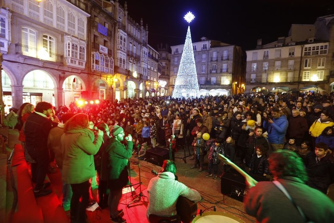 Encendido de las luces de Navidad en Ourense. (Foto: Xesús Fariñas)