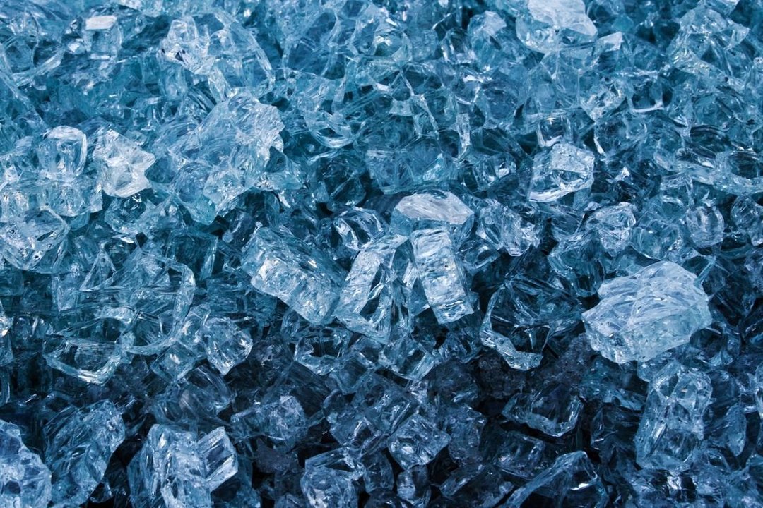 Agua con hielo, en una imagen de recurso. (Foto: Unsplash)