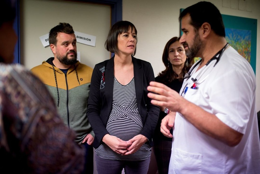 La portavoz nacional del BNG, Ana Pontón, visitó ayer el hospital de Verín. (Foto: Brais Lorenzo)