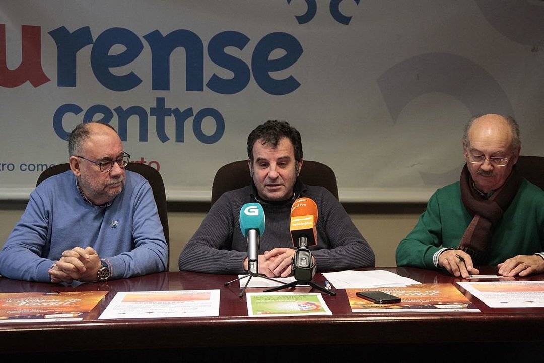 José Ramón Morgade, Luis Rivera y Felipe Iglesias, ayer en la presentación de la campaña navideña. (Foto: Miguel Ángel)