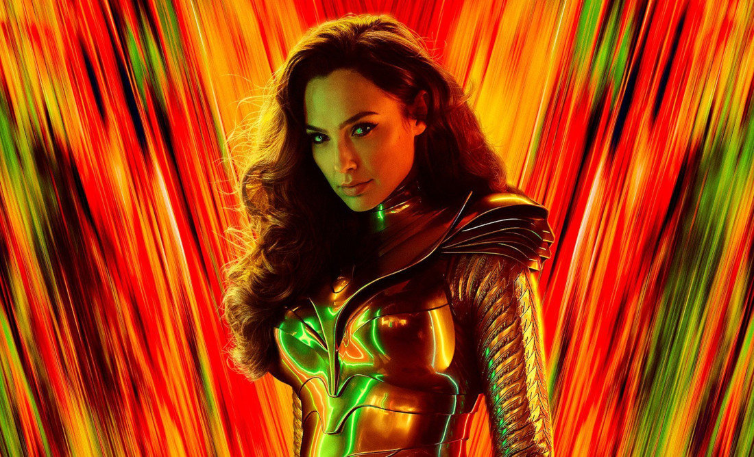 La actriz Gal Gadot caracterizada como Wonder Woman en un poster promocional de la nueva película.