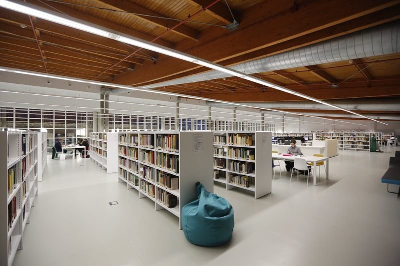 Ourense. 23/12/2019. Apertura de la nueva biblioteca al público el primer día de funcionamiento.
Foto: Xesús Fariñas