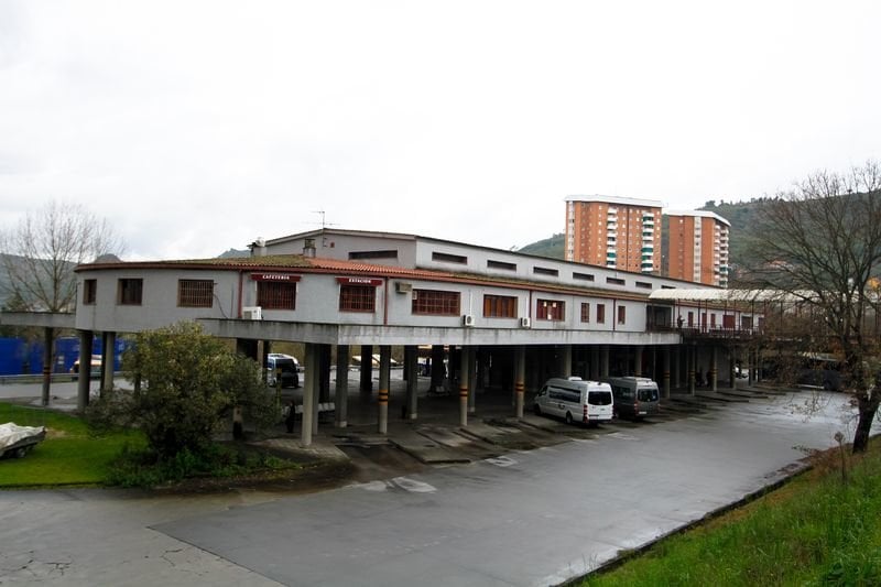 Parcela con la actual estación de autobuses, donde se ubicará la residencia de mayores (ANDRÉS CACHALVITE).