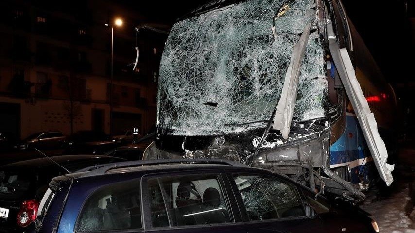 El autobús que arrolló a cuatro personas en Estella (Pamplona).