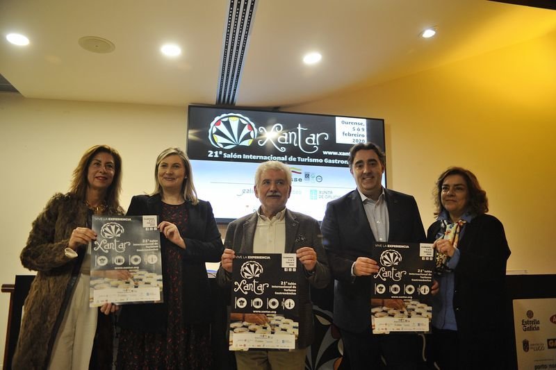 Marisol Díaz, Emma González, Rosendo Fernández, Jorge Pumar y Flora Moure presentaron la 21ª edición de Xantar (MARTIÑO PINAL).