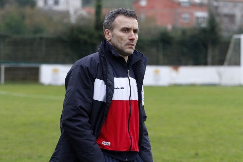Sabucedo, entrenador del Velle (MIGUEL ÁNGEL).