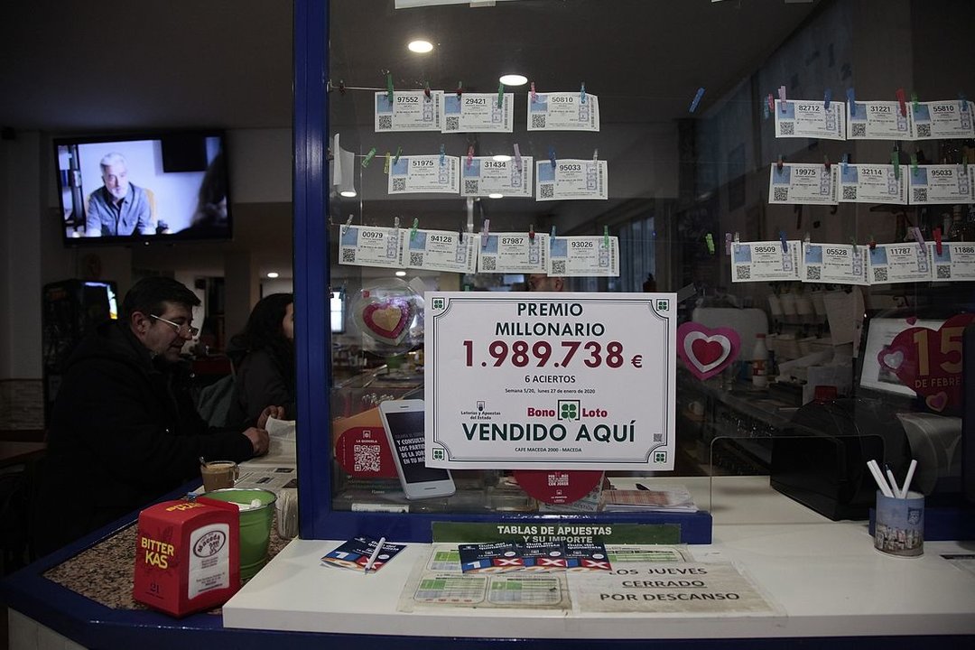 Premio millonario vendido en Maceda en enero, en la Bonoloto, el juego en el que los ourensanos despuntan. (Foto: Miguel Ángel)