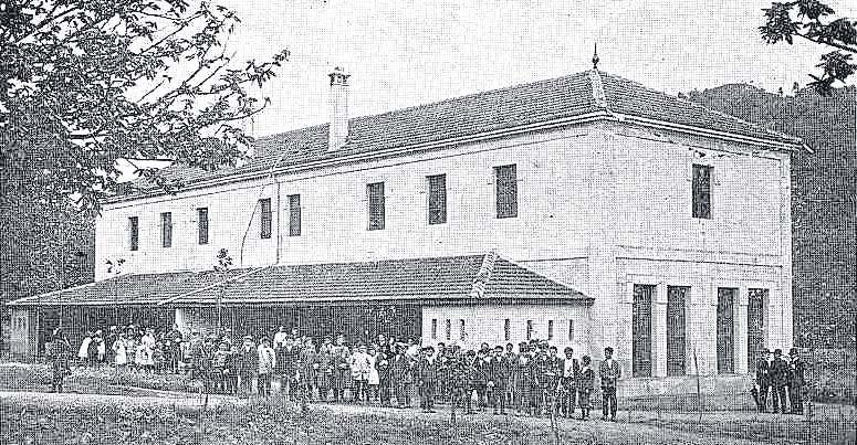 Aspecto que ofrecía la escuela de Pungín ya levantada en 1924.