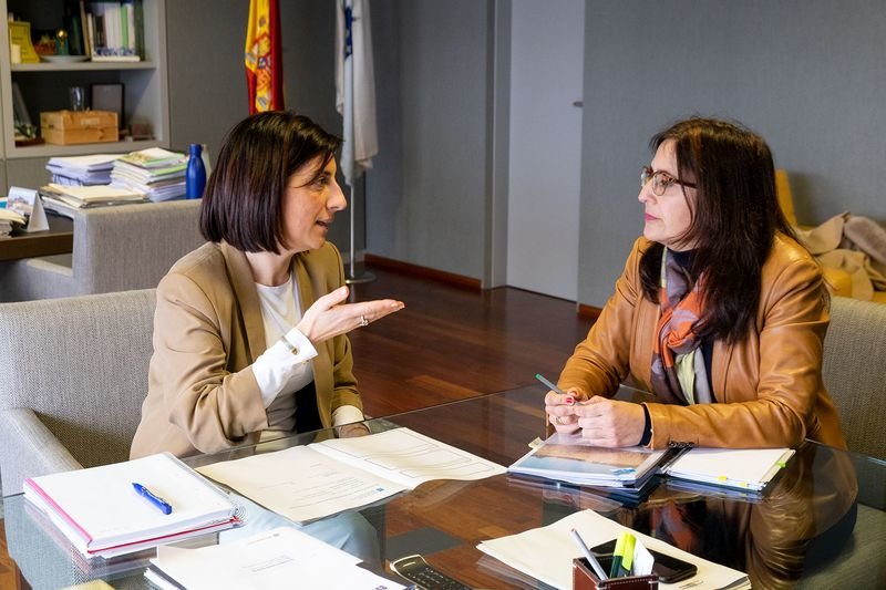 A conselleira de Medio Ambiente, Ánxeles Vázquez, e a rexedora de Oímbra, Ana Villarino.